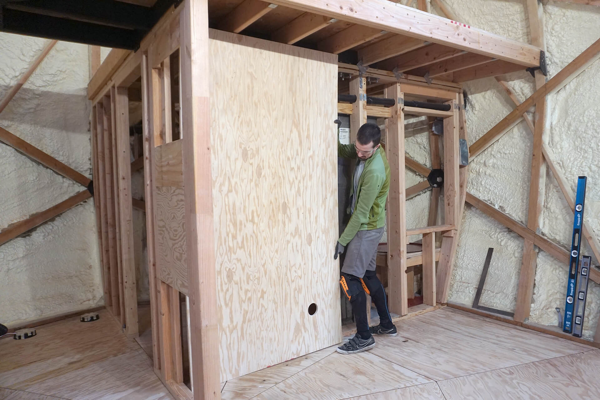 Framing the interior room of the dome.