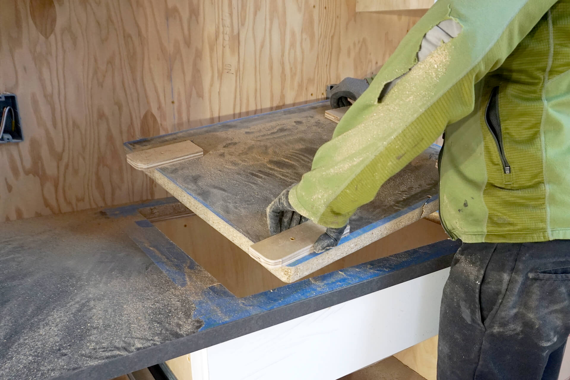 Kitchenette photo number 28.