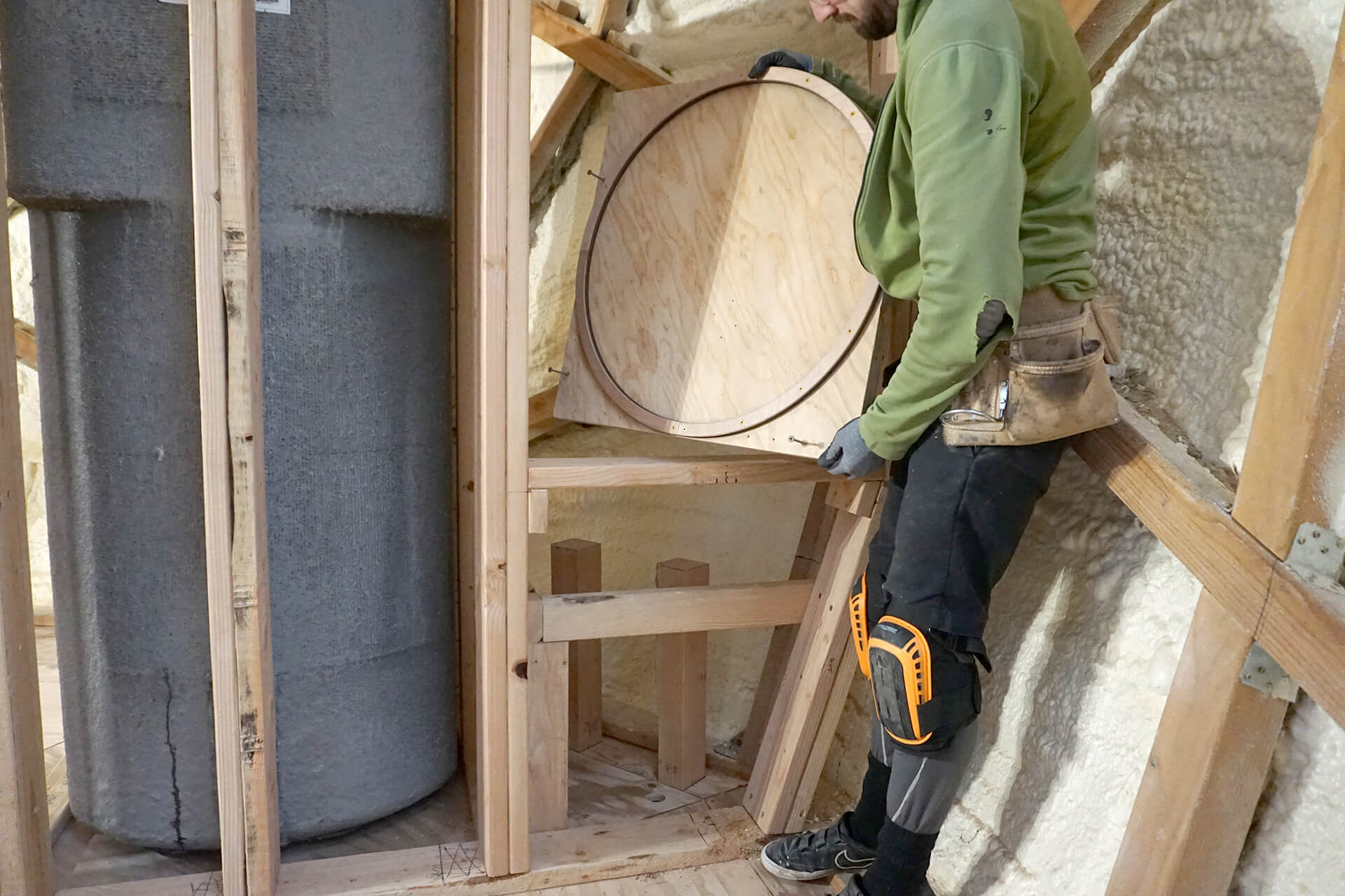 Room framing utility shelf photo number 02.