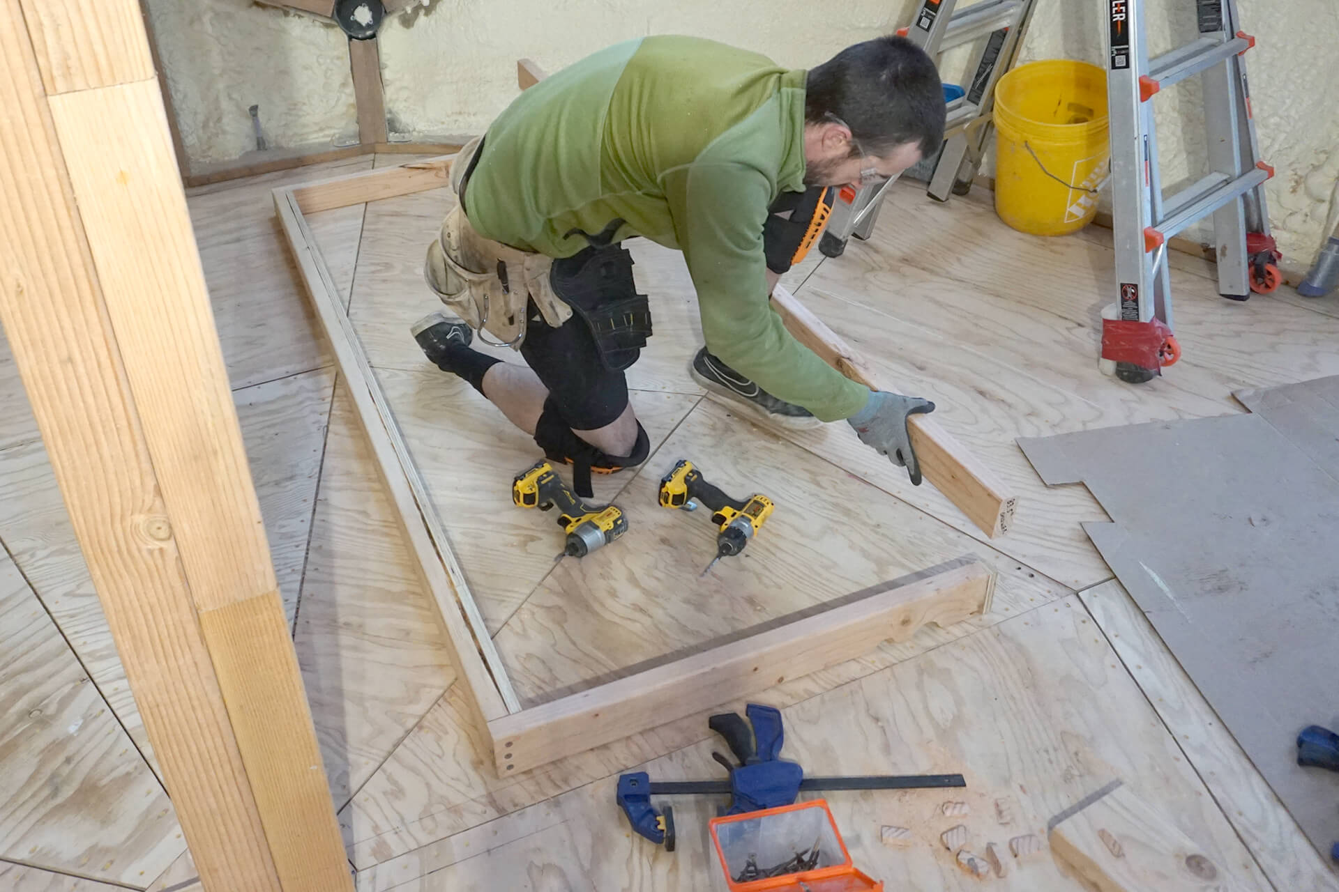Room framing shower photo number 04.