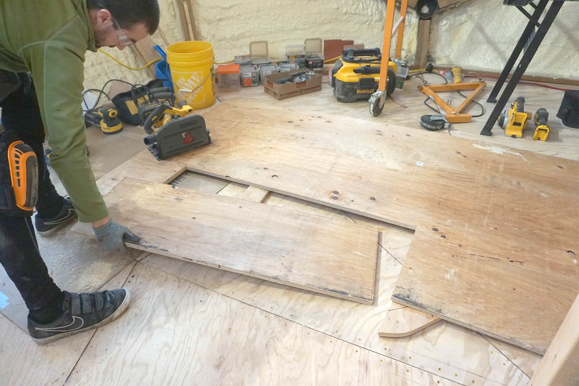 Room framing subfloor photo number 16.