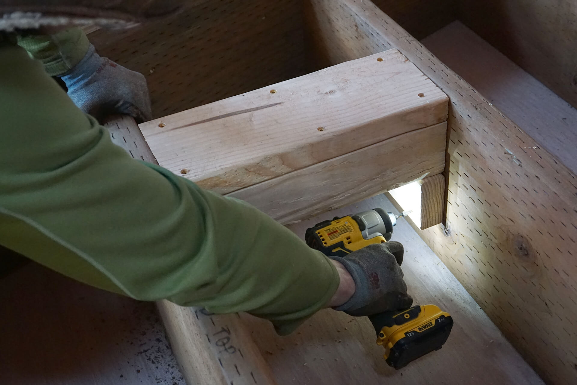 Underfloor photo number 05.