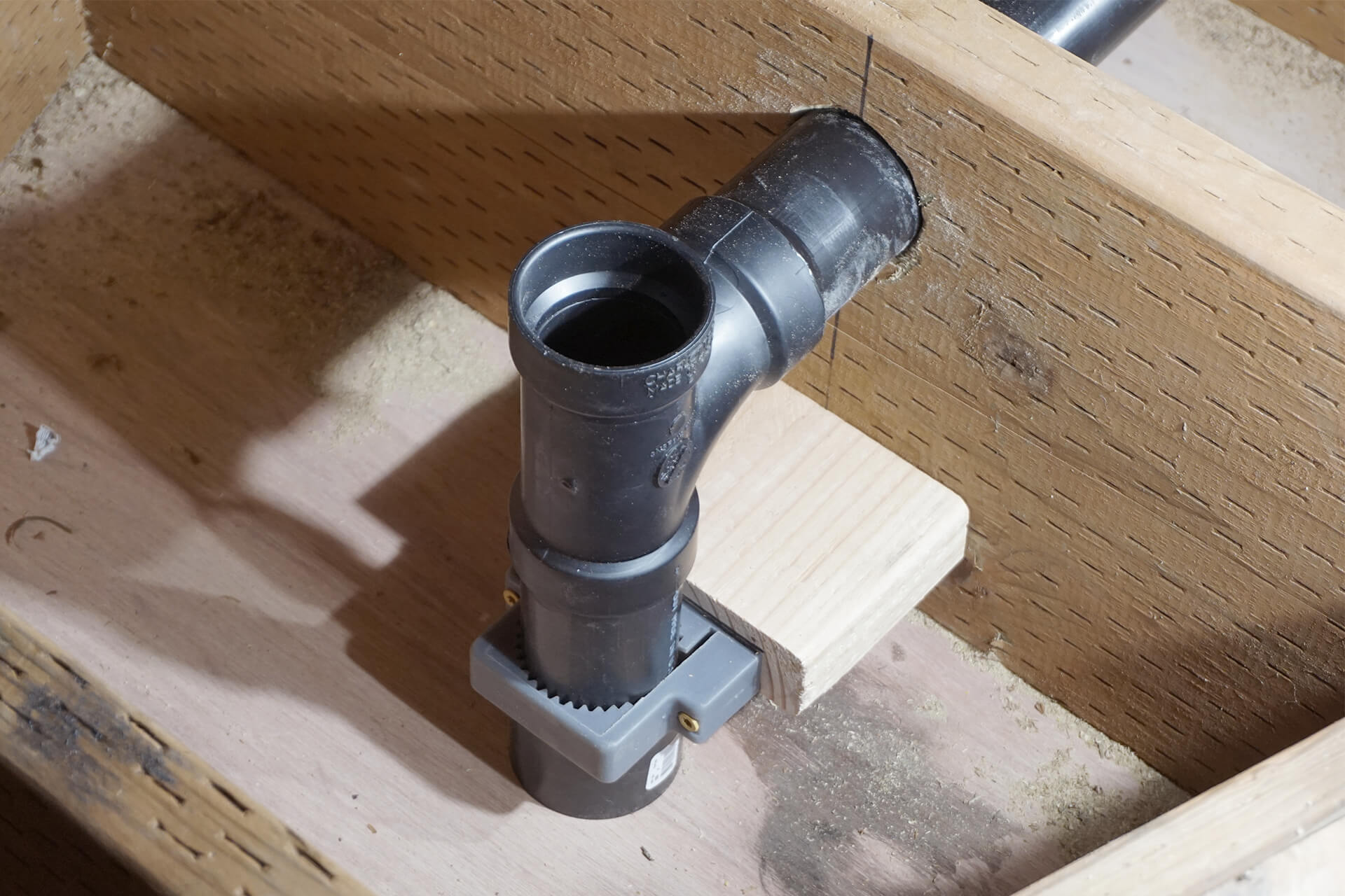 Underfloor photo number 18.